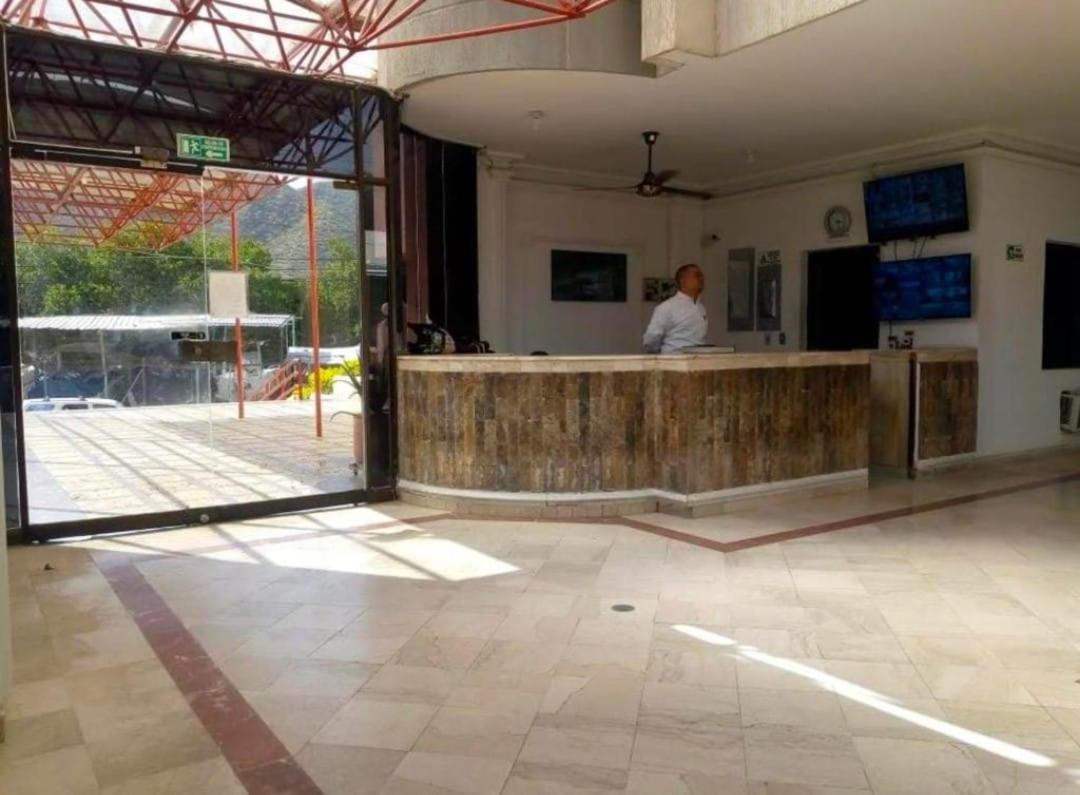 Apartment Con Piscina, Cancha De Tenis Y Parque Ninos