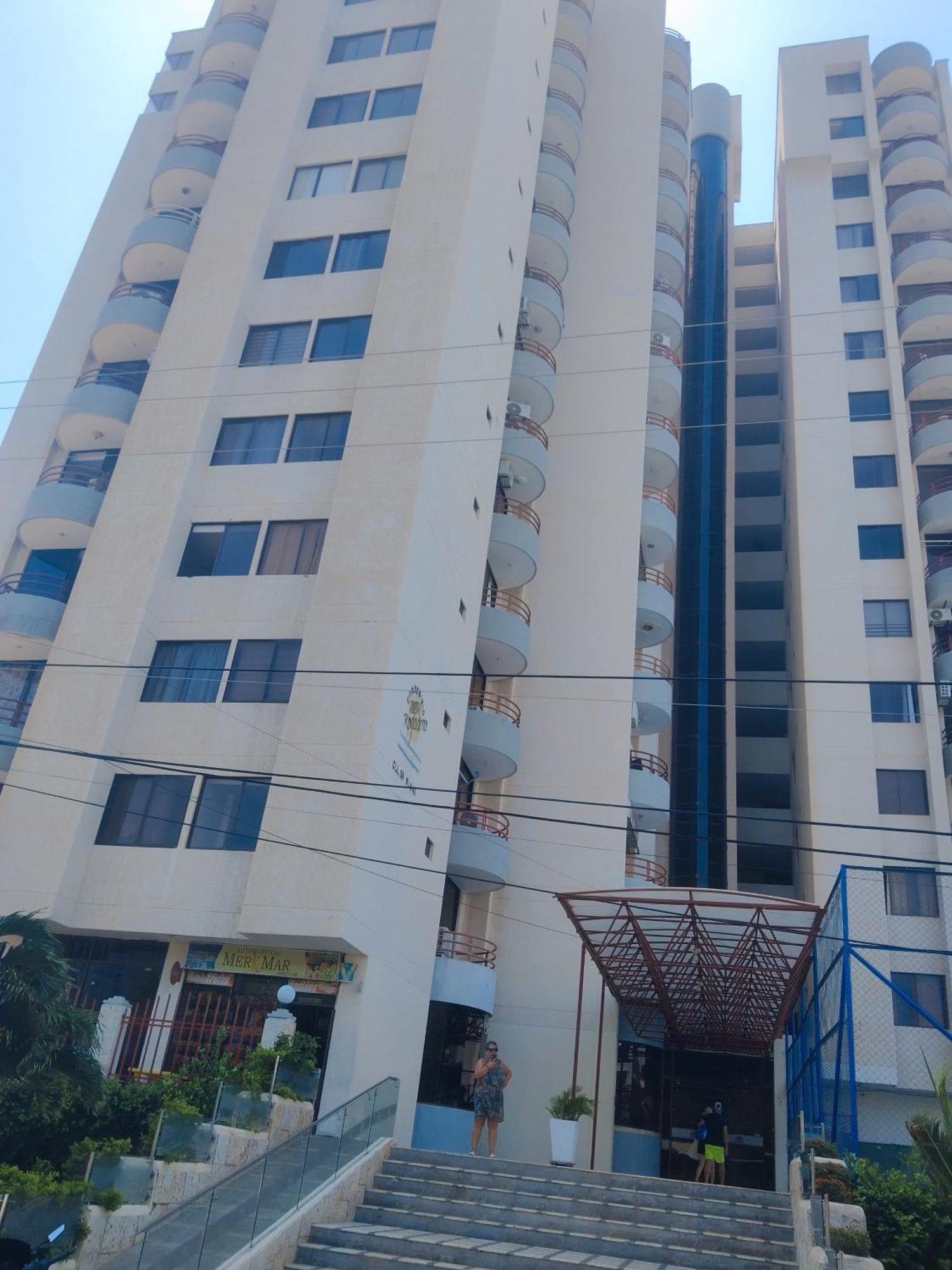 Con Piscina, Cancha De Tenis Y Parque Ninos Apartment Gaira