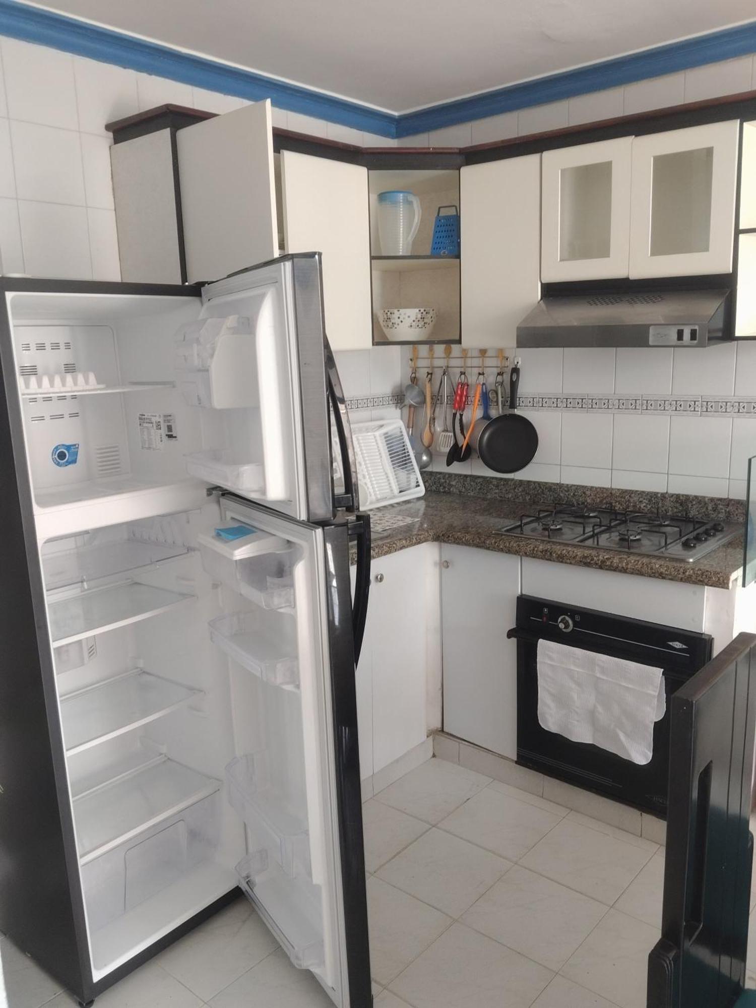 Apartment Con Piscina, Cancha De Tenis Y Parque Ninos Gaira