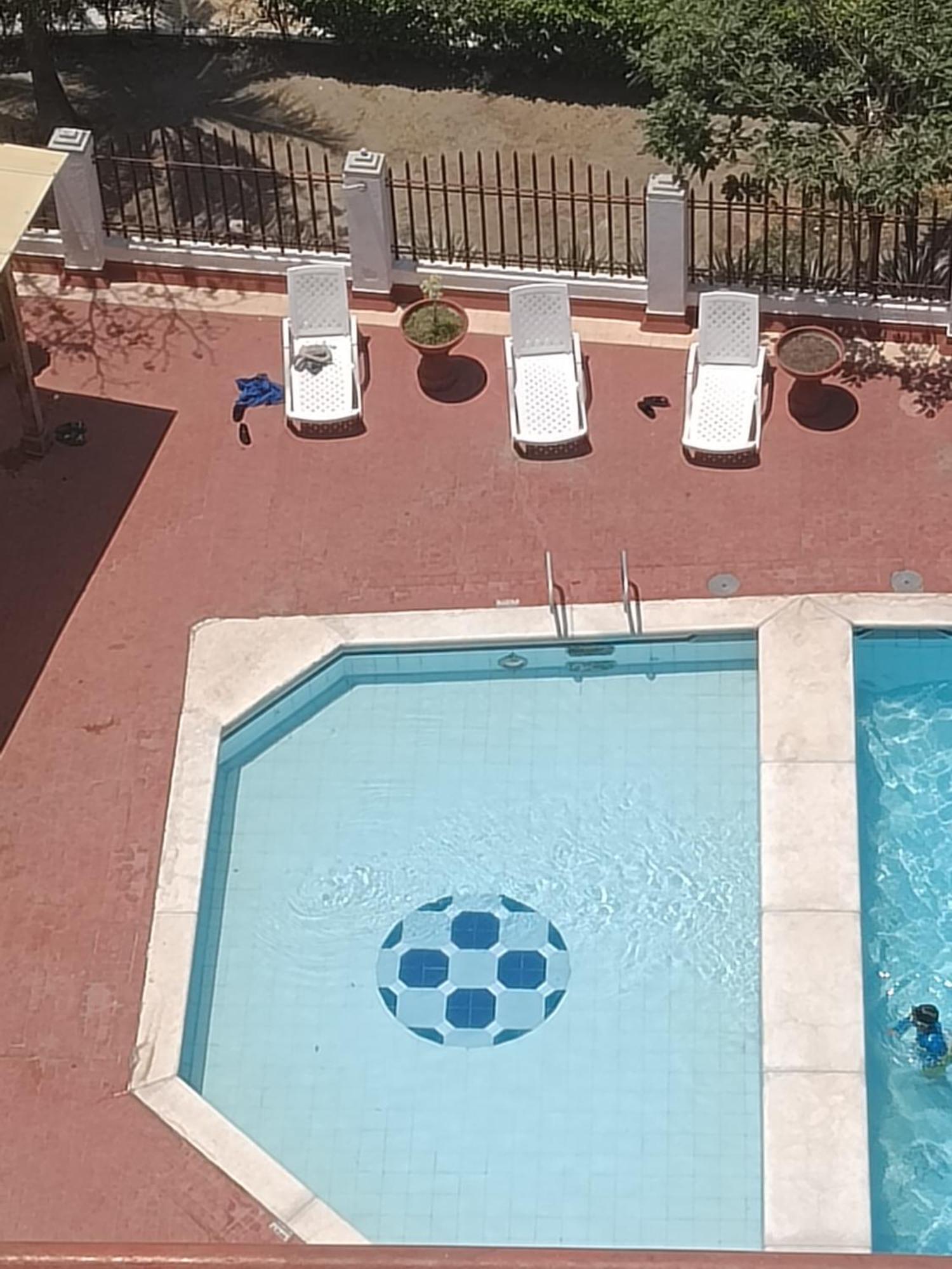 Con Piscina, Cancha De Tenis Y Parque Ninos Apartment