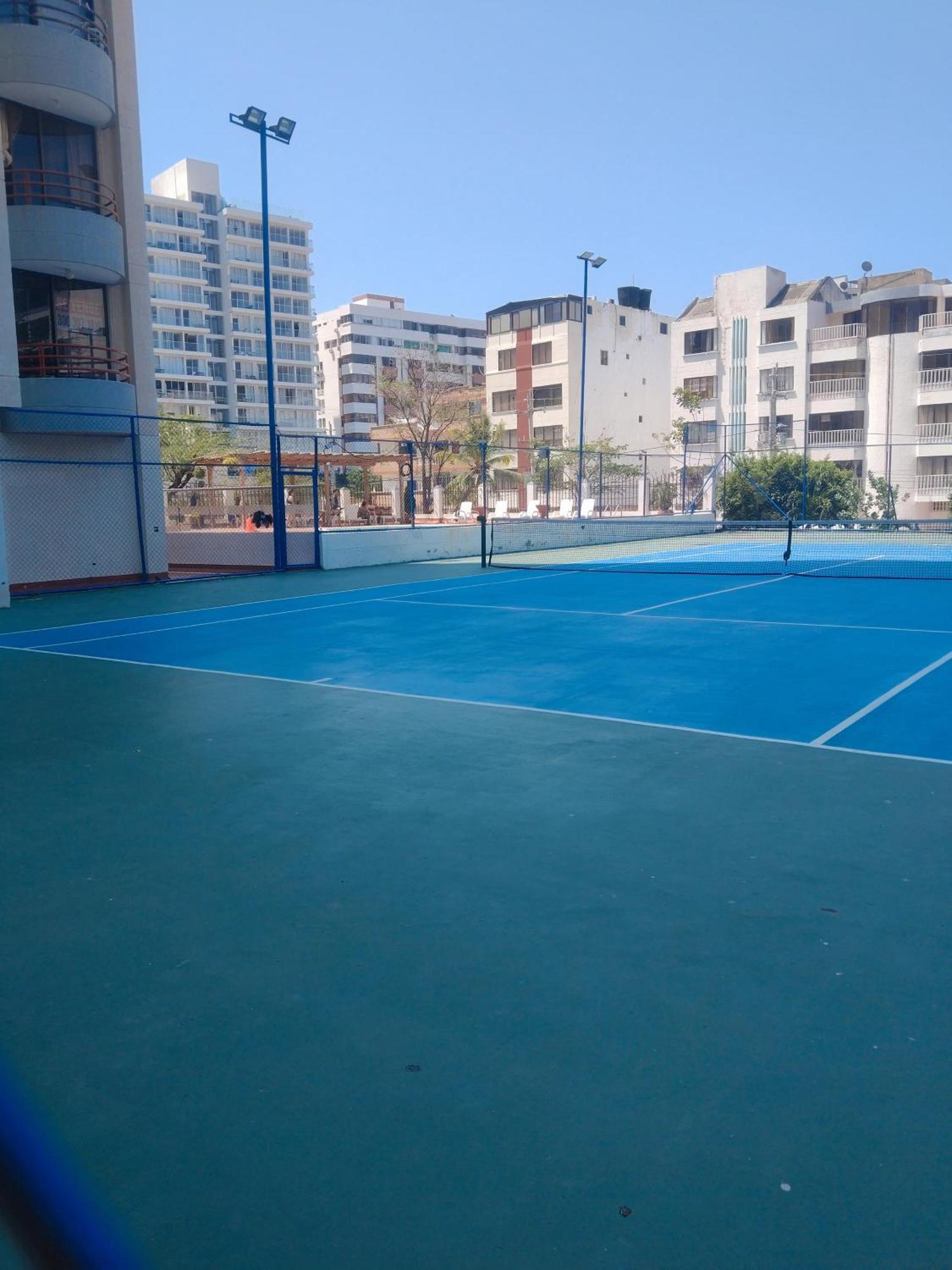 Con Piscina, Cancha De Tenis Y Parque Ninos Gaira